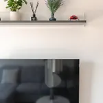 公寓 Holesovice Retreat, Balcony, Air-con And Secure Parking 布拉格