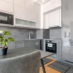 Holesovice Retreat, Balcony, Air-con And Secure Parking 布拉格