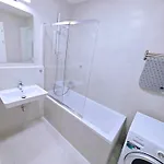公寓 Holesovice Retreat, Balcony, Air-con And Secure Parking