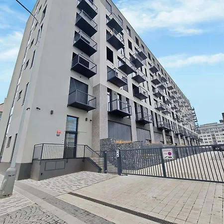Appartement Holesovice Retreat, Balcony, Air-con And Secure Parking Prague