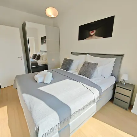 Center Comfort Apartment, Balcony, Parking! * Prague
