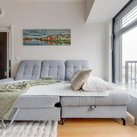 Daire Holesovice Retreat, Balcony, Air-con And Secure Parking Prag