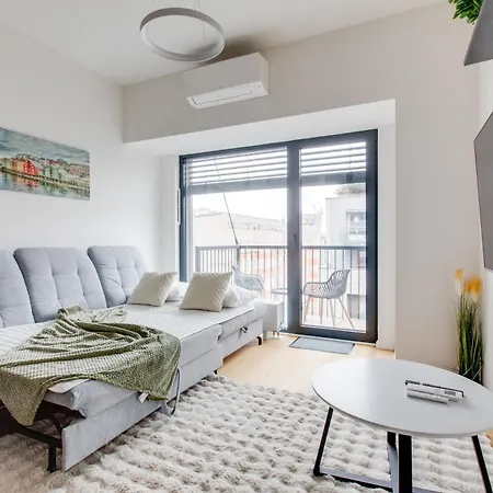 Holesovice Retreat, Balcony, Air-con And Secure Parking Διαμέρισμα *