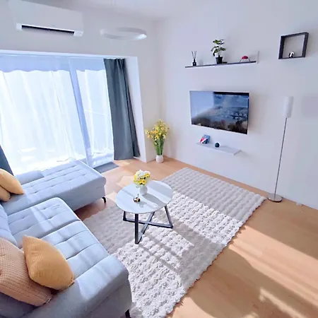 Holesovice Retreat, Balcony, Air-con And Secure Parking Πράγα