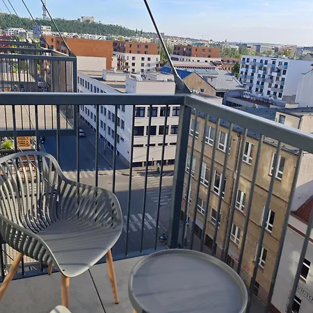 Διαμέρισμα Holesovice Retreat, Balcony, Air-con And Secure Parking *