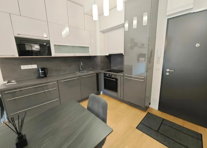 Holesovice Retreat, Balcony, Air-con And Secure Parking Apartment