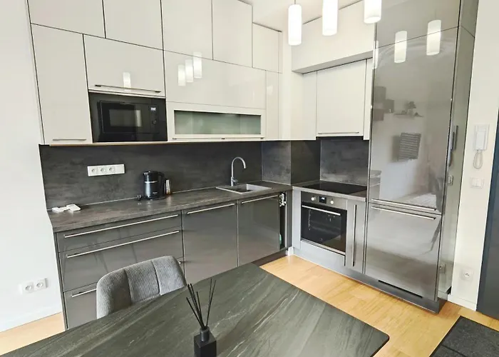 Holesovice Retreat, Balcony, Air-con And Secure Parking Apartment