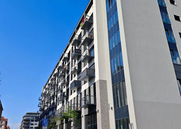 Holesovice Retreat, Balcony, Air-con And Secure Parking Apartment *