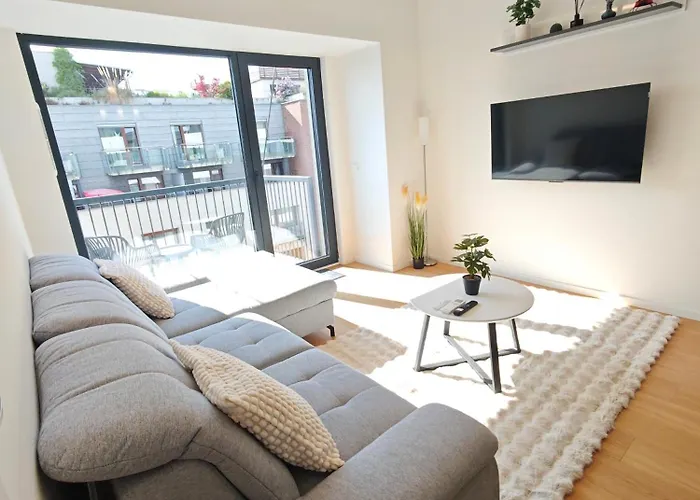 Holesovice Retreat, Balcony, Air-con And Secure Parking Apartment *