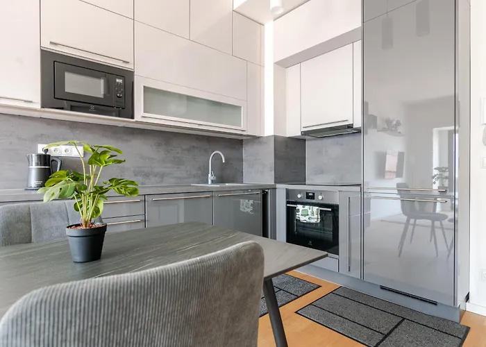 Holesovice Retreat, Balcony, Air-con And Secure Parking Prag