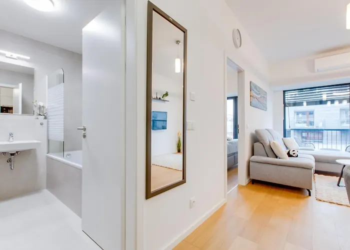Apartment Holesovice Retreat, Balcony, Air-con And Secure Parking